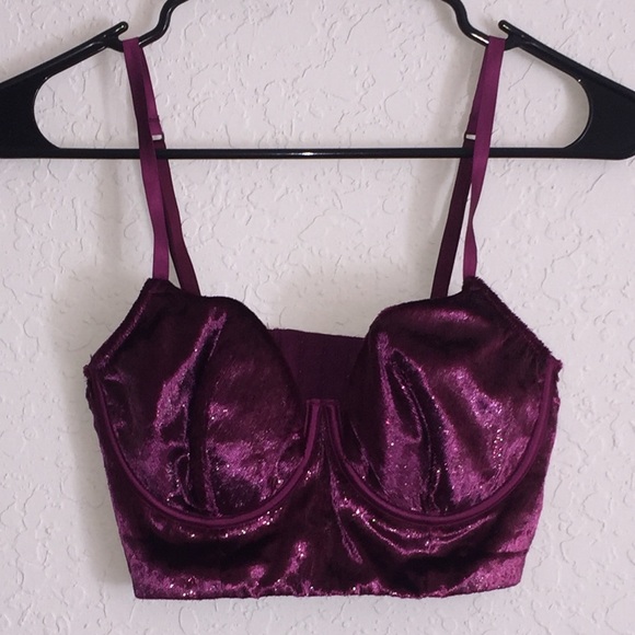 Victoria’s Secret Velvet Push Up Balconette - Picture 2 of 4